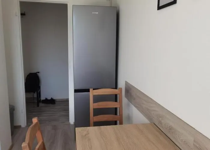 4 Bett Monteurwohnung In شقة تْسيتهاين